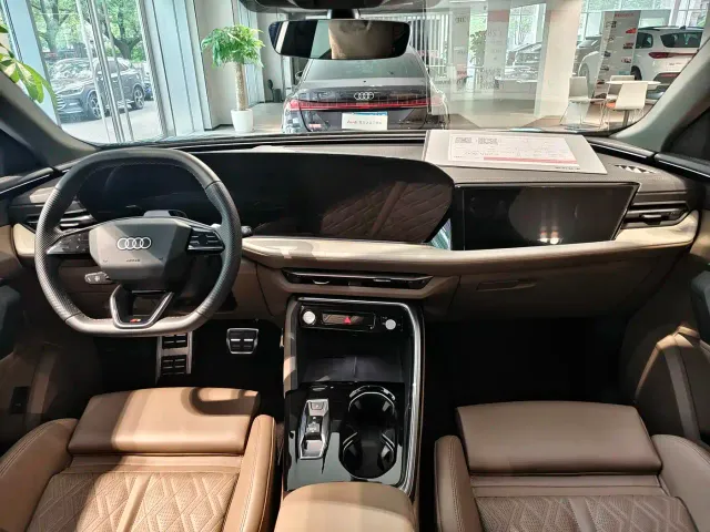 Audi Q5L — Фото автомобиля 7