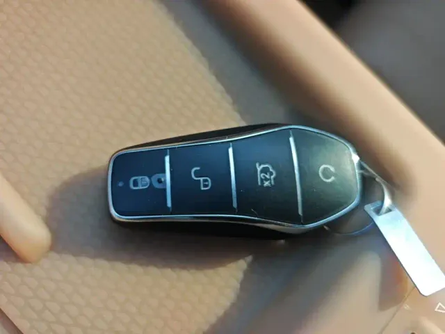 BYD Song L DM-i — Фото автомобиля 8