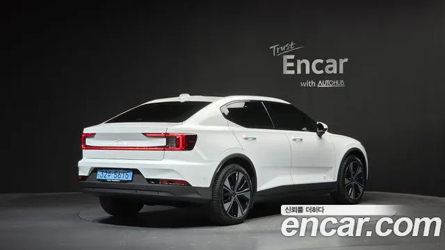Polestar 2 — Фото автомобиля 2