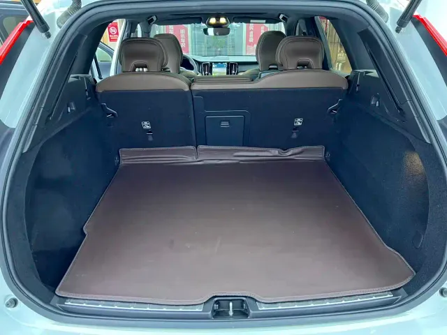 Volvo XC60 — Фото автомобиля 16