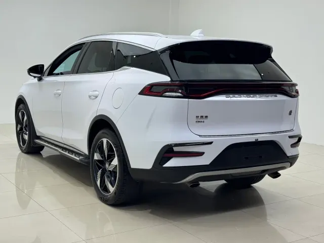 BYD Tang — Фото автомобиля 6