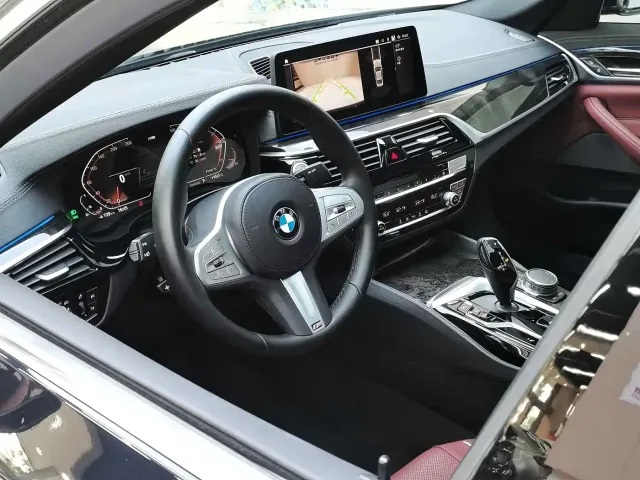 BMW 5 Series — Фото автомобиля 8