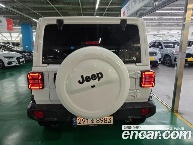 Jeep Wrangler — Фото автомобиля 11
