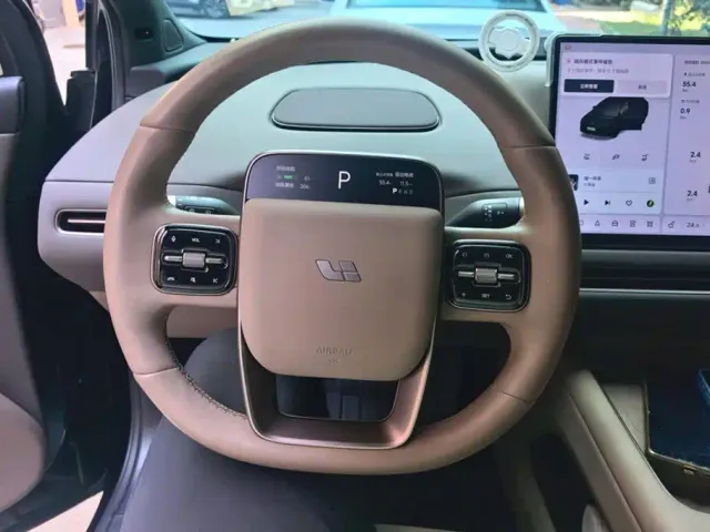 Li Auto i6 — Фото автомобиля 15