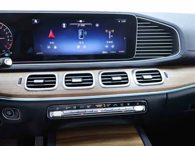 Mercedes-Benz GLE-Class — Фото автомобиля 10