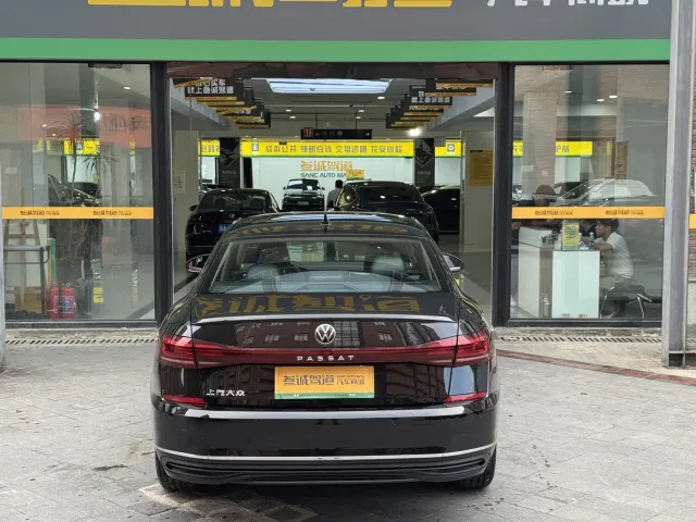 Volkswagen Passat — Фото автомобиля 5
