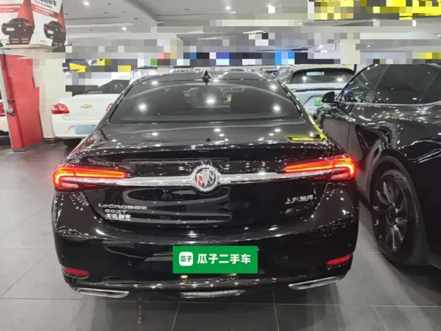 Buick LaCrosse — Фото автомобиля 5