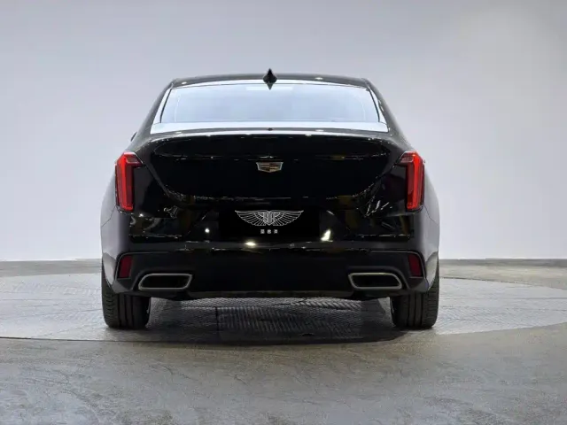 Cadillac CT4 — Фото автомобиля 3
