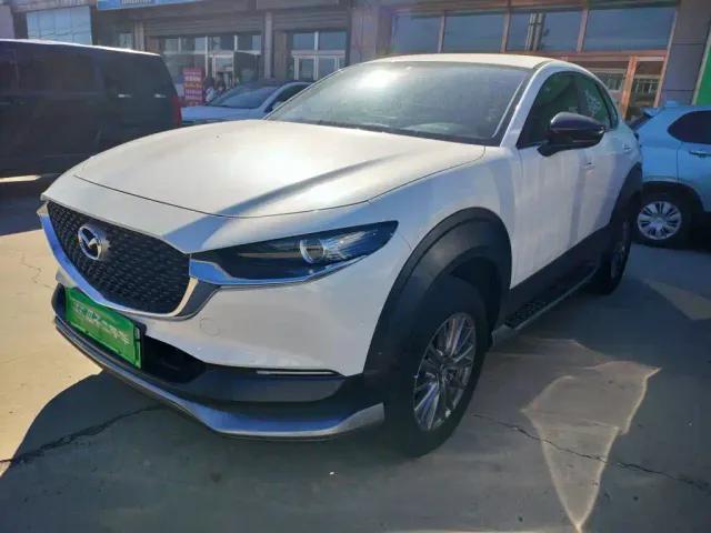 Фотография автомобиля — Mazda CX-30 EV