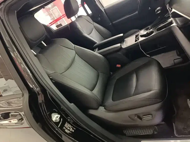 Toyota Sienna — Фото автомобиля 24