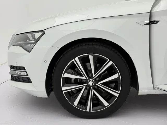 Skoda Superb — Фото автомобиля 23