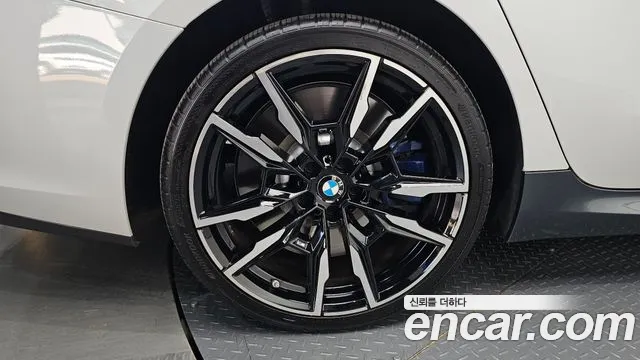 BMW 8 Series — Фото автомобиля 5