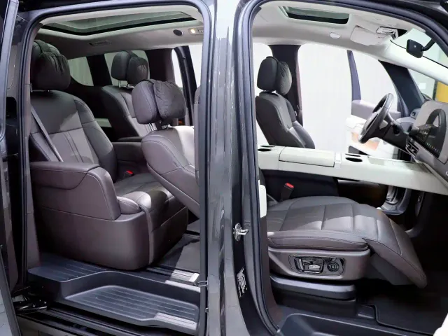 Li Auto MEGA — Фото автомобиля 20