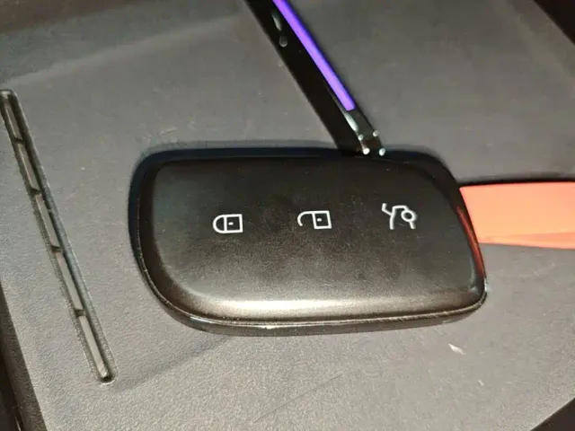 Lynk & Co 07 EM-P — Фото автомобиля 8