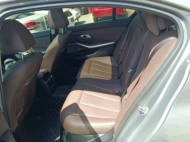 BMW 3 Series — Фото автомобиля 16