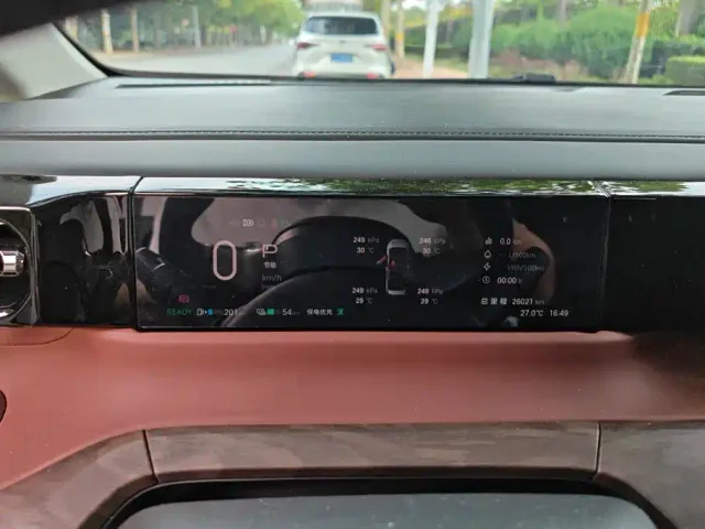 GAC Trumpchi E8 — Фото автомобиля 14
