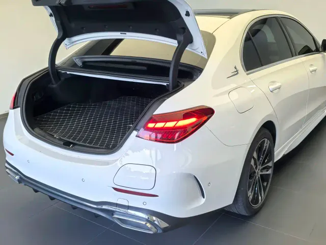 Mercedes-Benz Mercedes-Benz C-Class New Energy 2023 C 350 eL — Фото автомобиля 8