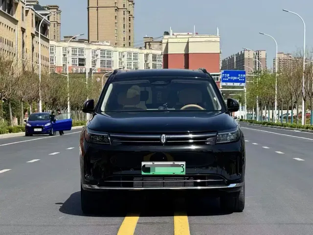 Aito M7 — Фото автомобиля 2