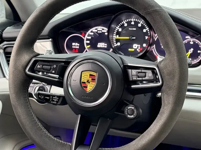 Porsche Panamera — Фото автомобиля 15