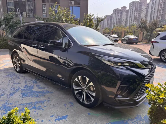 Toyota Granvia — Фото автомобиля 3
