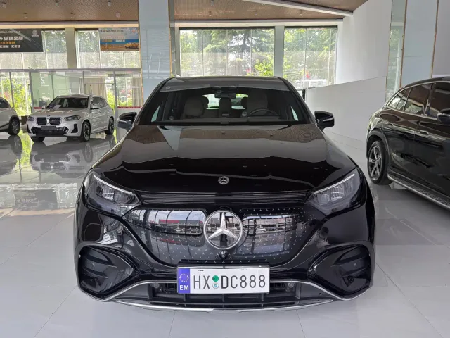 Mercedes-Benz EQE SUV — Фото автомобиля 2