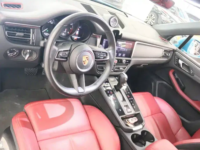 Porsche Macan — Фото автомобиля 12