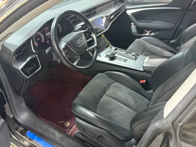 Audi A7L — Фото автомобиля 9