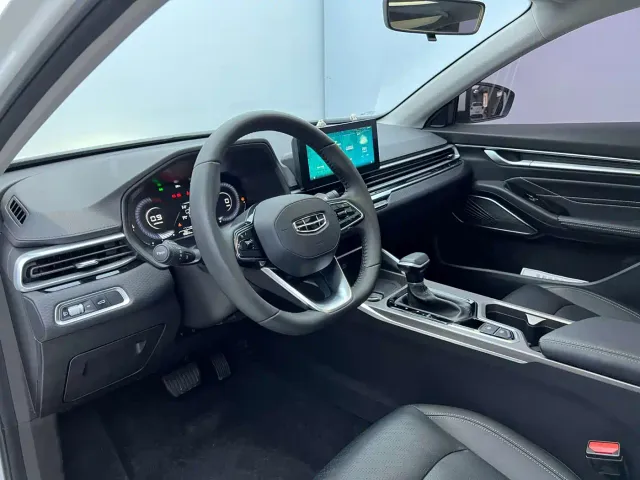 Geely Emgrand — Фото автомобиля 6