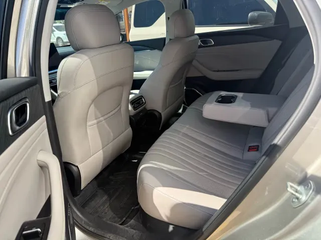 Geely Galaxy Stellar 6 — Фото автомобиля 9