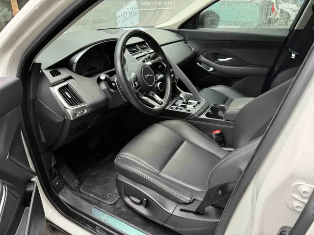 Jaguar E-PACE — Фото автомобиля 4