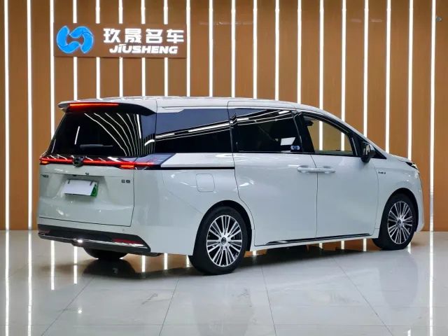 GAC Trumpchi E8 — Фото автомобиля 3
