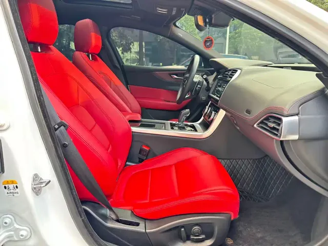 Jaguar XEL — Фото автомобиля 9