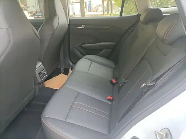 Dongfeng Yixuan GS — Фото автомобиля 16