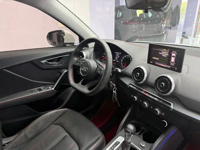 Audi Q2L — Фото автомобиля 20