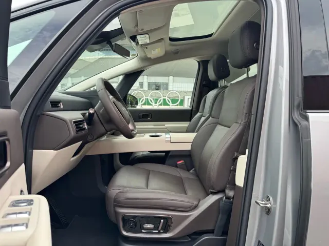 Li Auto MEGA — Фото автомобиля 8