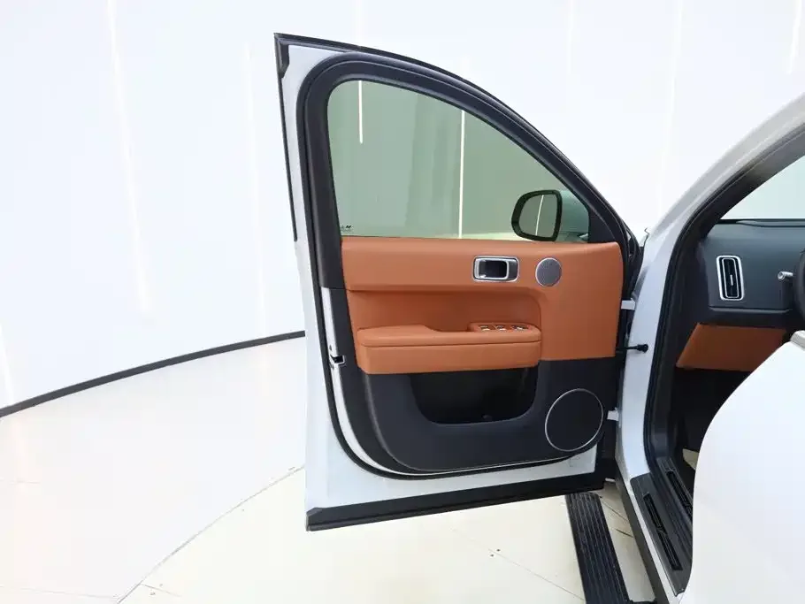 Li Auto Li Auto L6 2024 Pro — Фото автомобиля 22