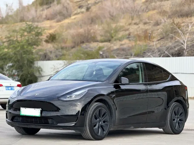 Фотография автомобиля — Tesla Model Y