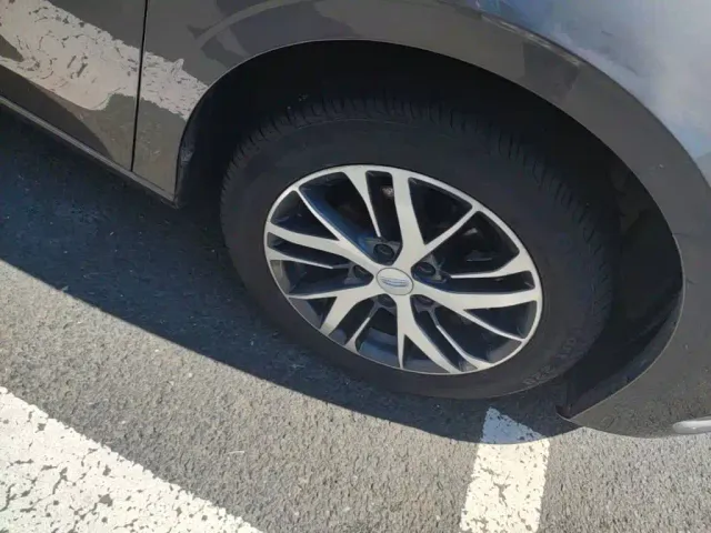 Geely Emgrand — Фото автомобиля 11