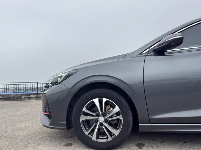 Changan Eado — Фото автомобиля 5