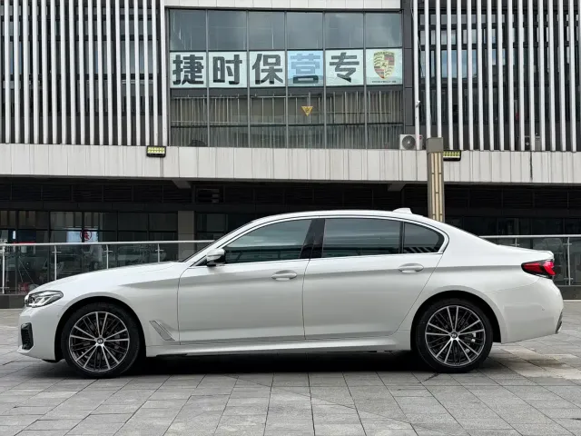 BMW BMW 5 Series 2022 530Li xDrive M Sport Package — Фото автомобиля 3