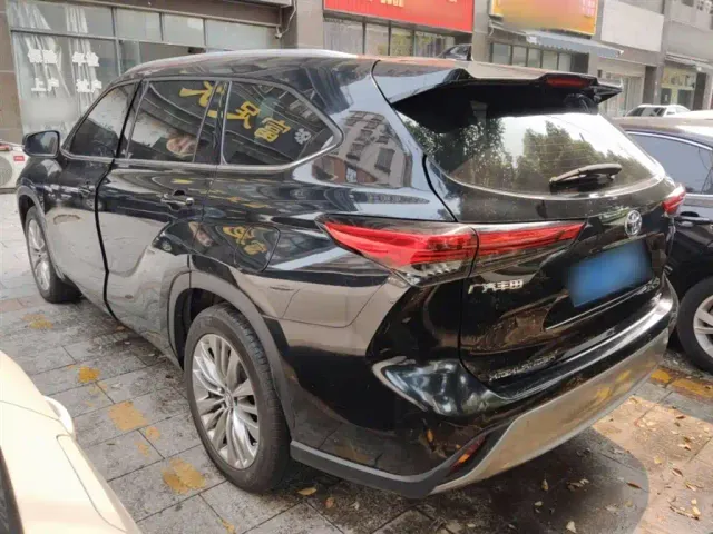 Toyota Highlander — Фото автомобиля 3