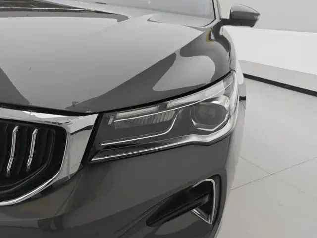 Geely Emgrand — Фото автомобиля 5