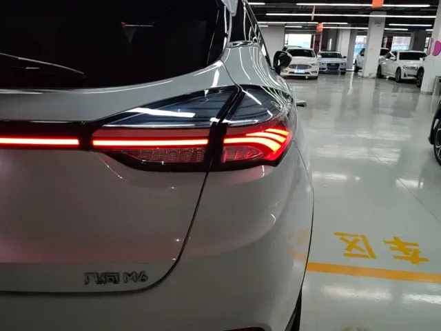 Geely Geometry M6 — Фото автомобиля 7