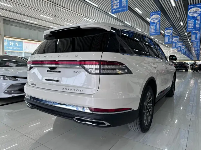 Lincoln Aviator — Фото автомобиля 6