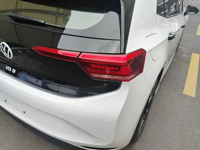 Volkswagen ID.3 — Фото автомобиля 7