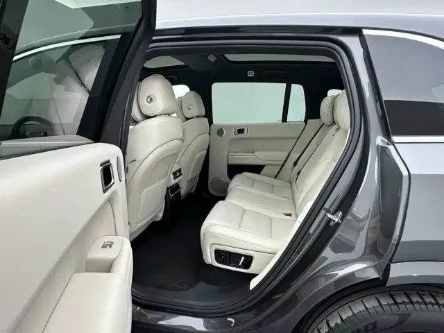 Li Auto L7 — Фото автомобиля 19