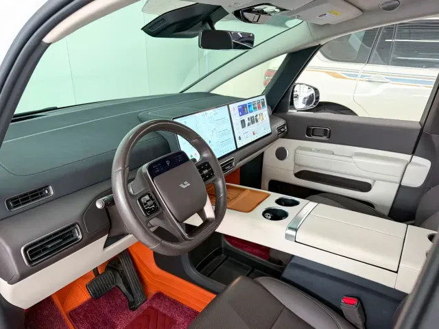 Li Auto MEGA — Фото автомобиля 8