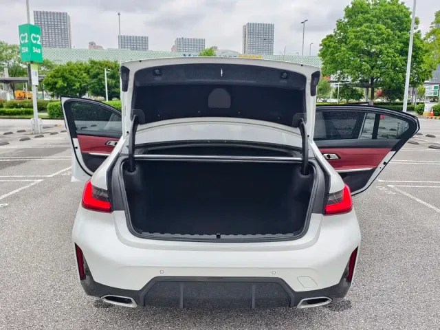 BMW 3 Series — Фото автомобиля 8