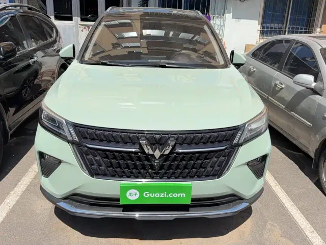 Wuling Asta — Фото автомобиля 2