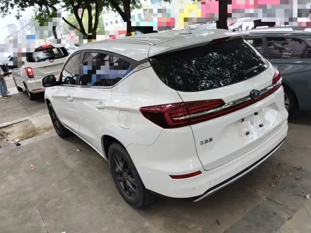 BYD Song — Фото автомобиля 4